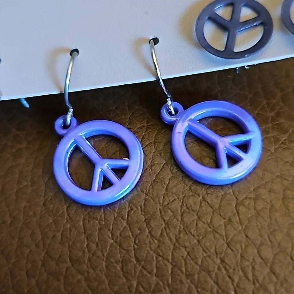 5/$25 Vintage Peace Sign Hoop Earrings Set